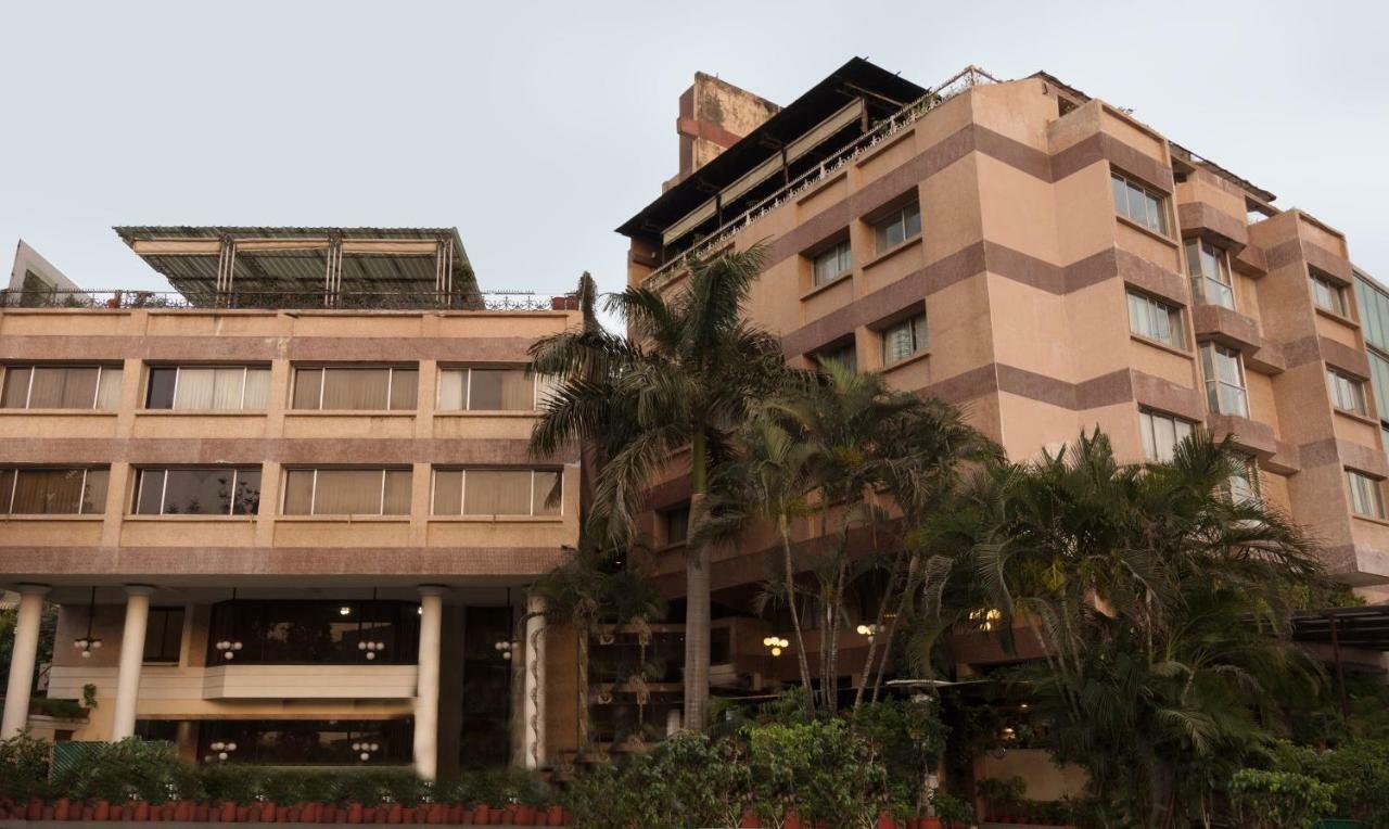 Hotel Crown Palace Indore Exteriör bild